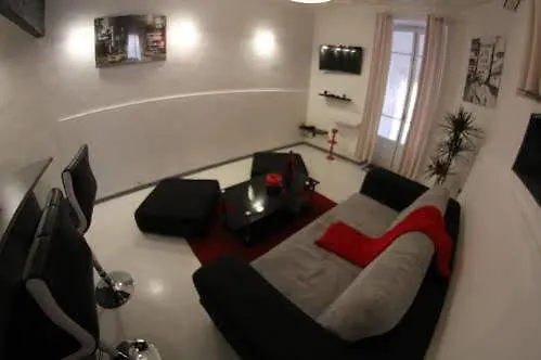 San Lazaro Apartment *